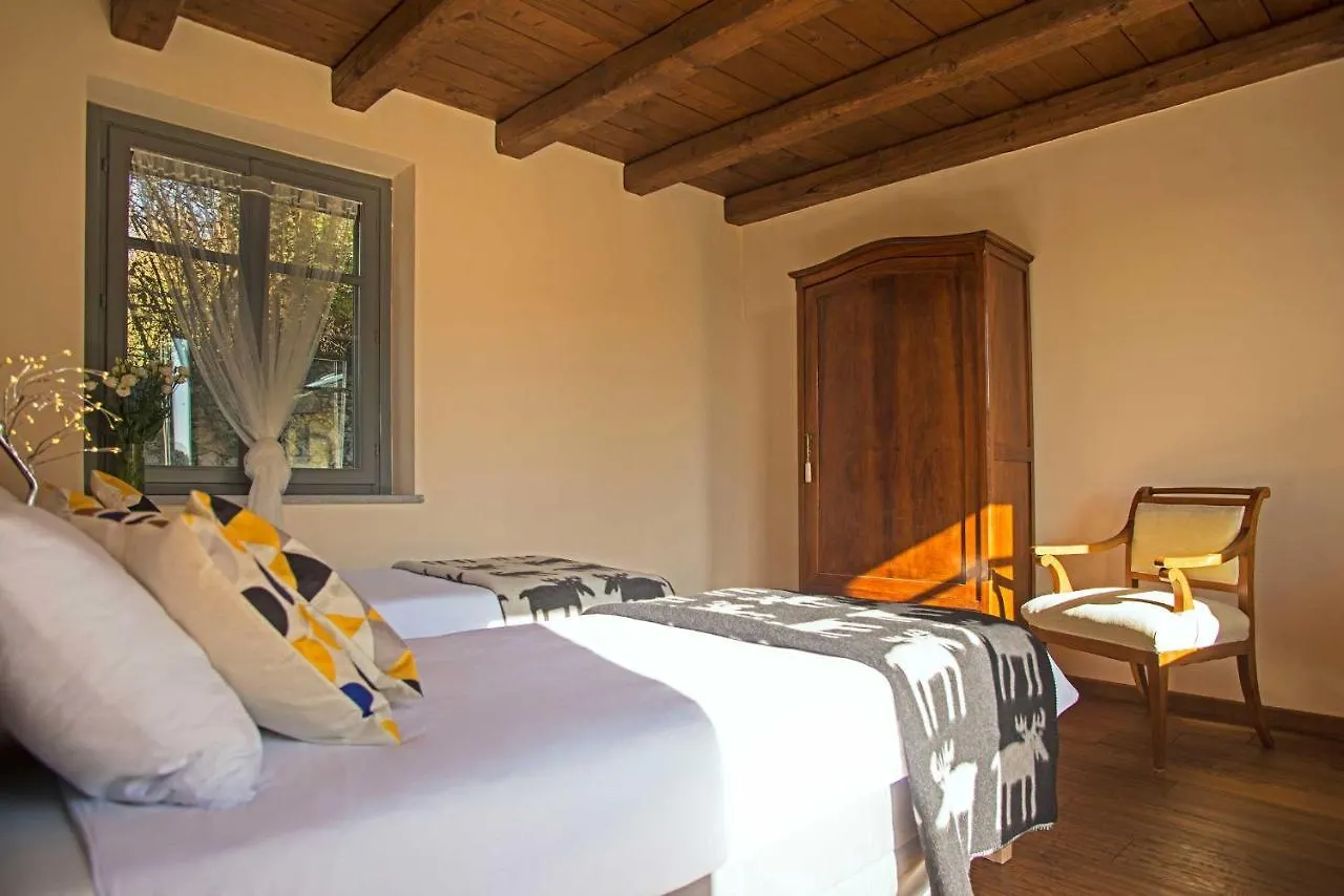 Bed & Breakfast Cascina Canee Angera Italy