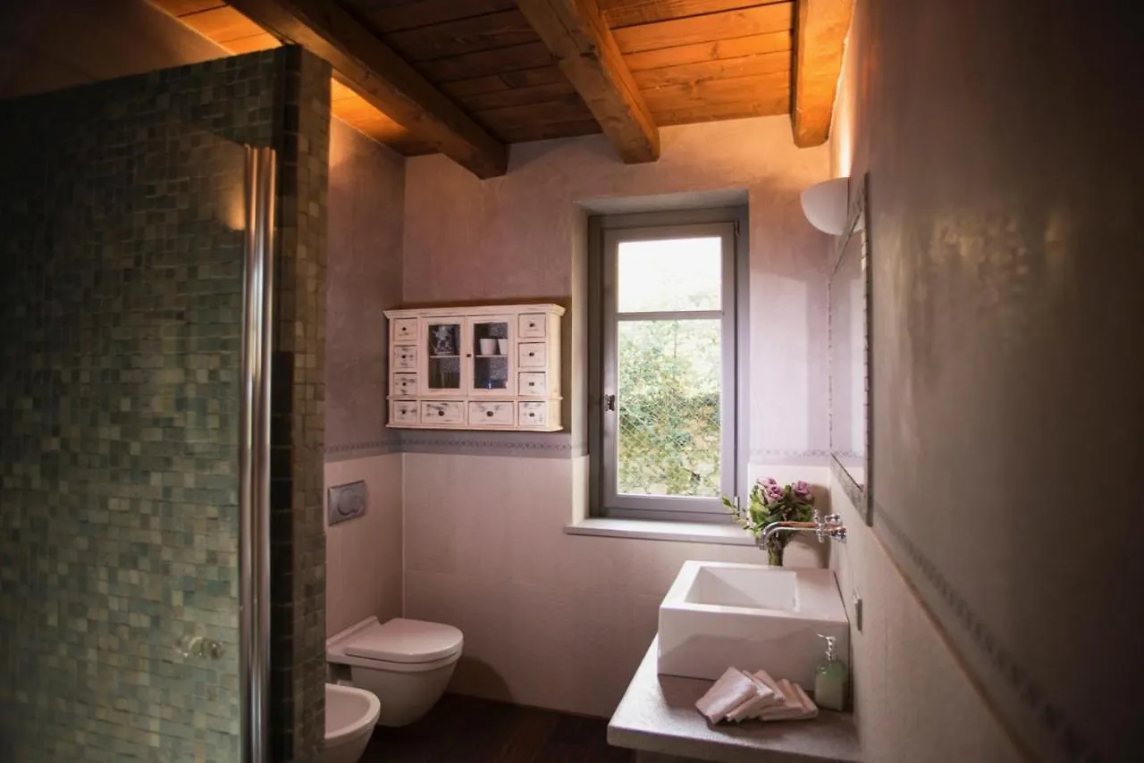 Bed & Breakfast Cascina Canee Angera Italy