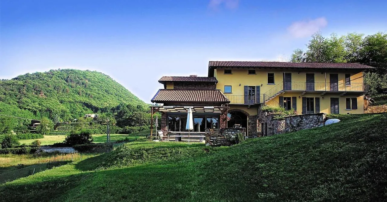 Cascina Canee Angera Bed & Breakfast