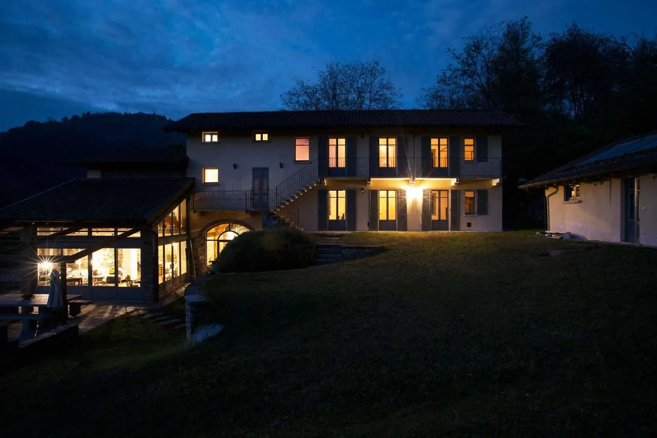 Cascina Canee Angera Bed & Breakfast